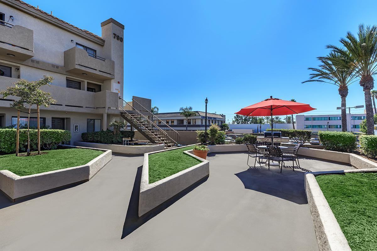 790 N Euclid St - Photo 2 of 26