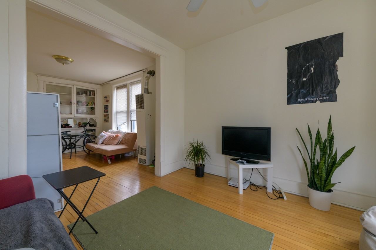 1319 West 19th Street - Photo 3 of 12