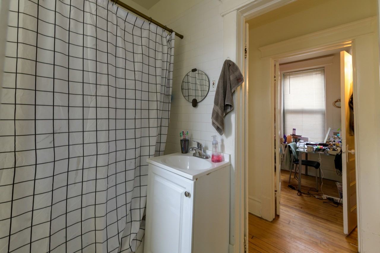1319 West 19th Street - Photo 7 of 12