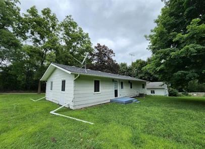 9031 Jerome Rd - Photo 3 of 20