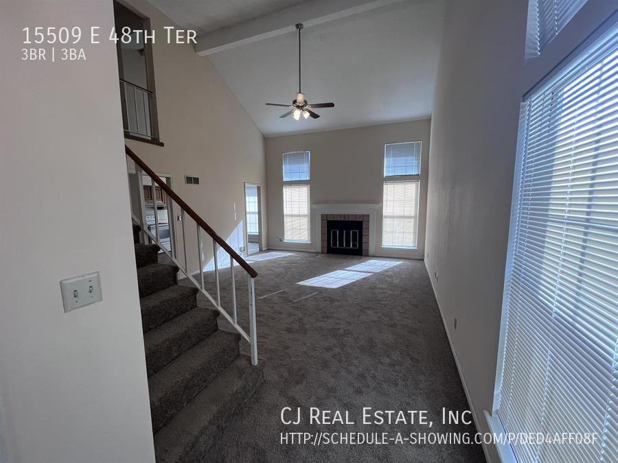 15509 E 48th Ter - Photo 2 of 10
