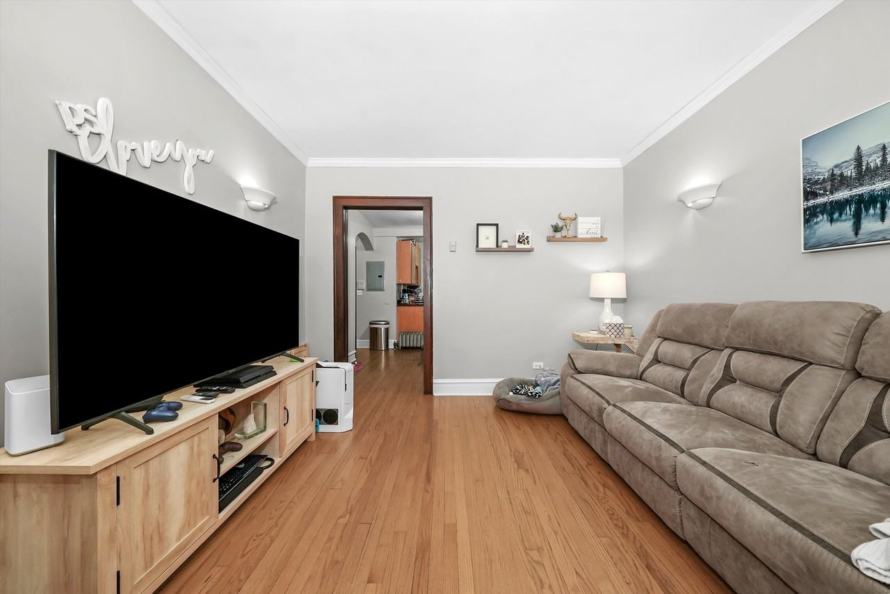 1929B Grove Ave #303 - Photo 2 of 22