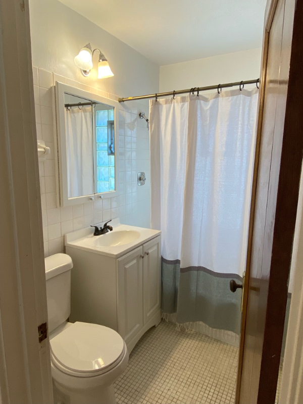 5723 W Wells St - Photo 4 of 8