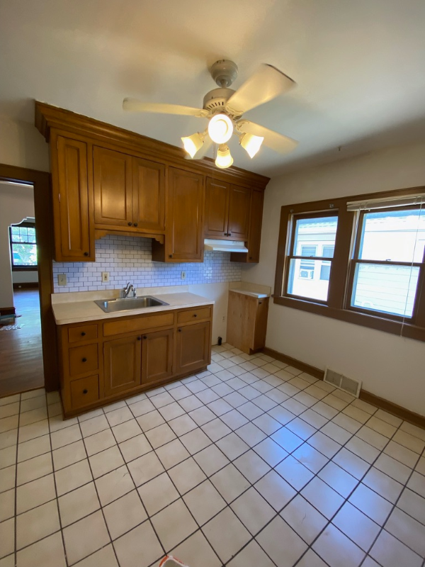 5723 W Wells St - Photo 7 of 8