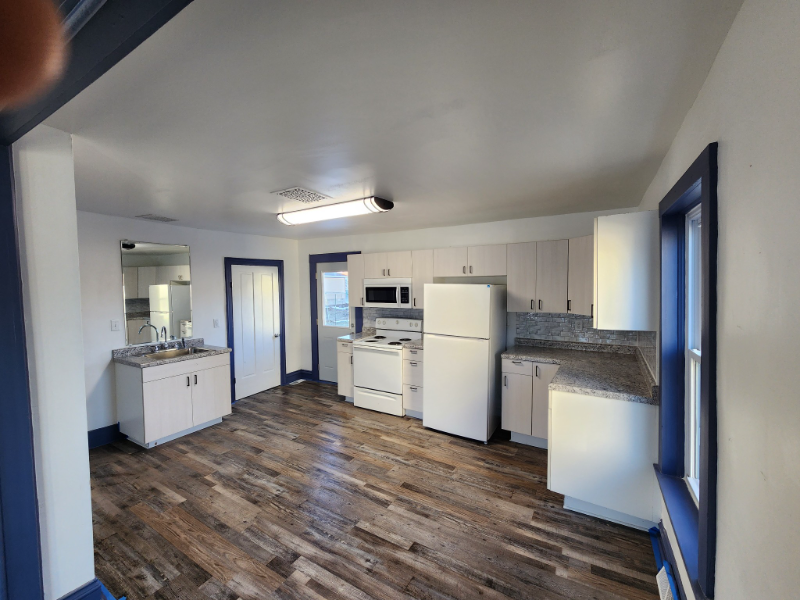 108 2nd Ave Sw - Photo 2 of 10