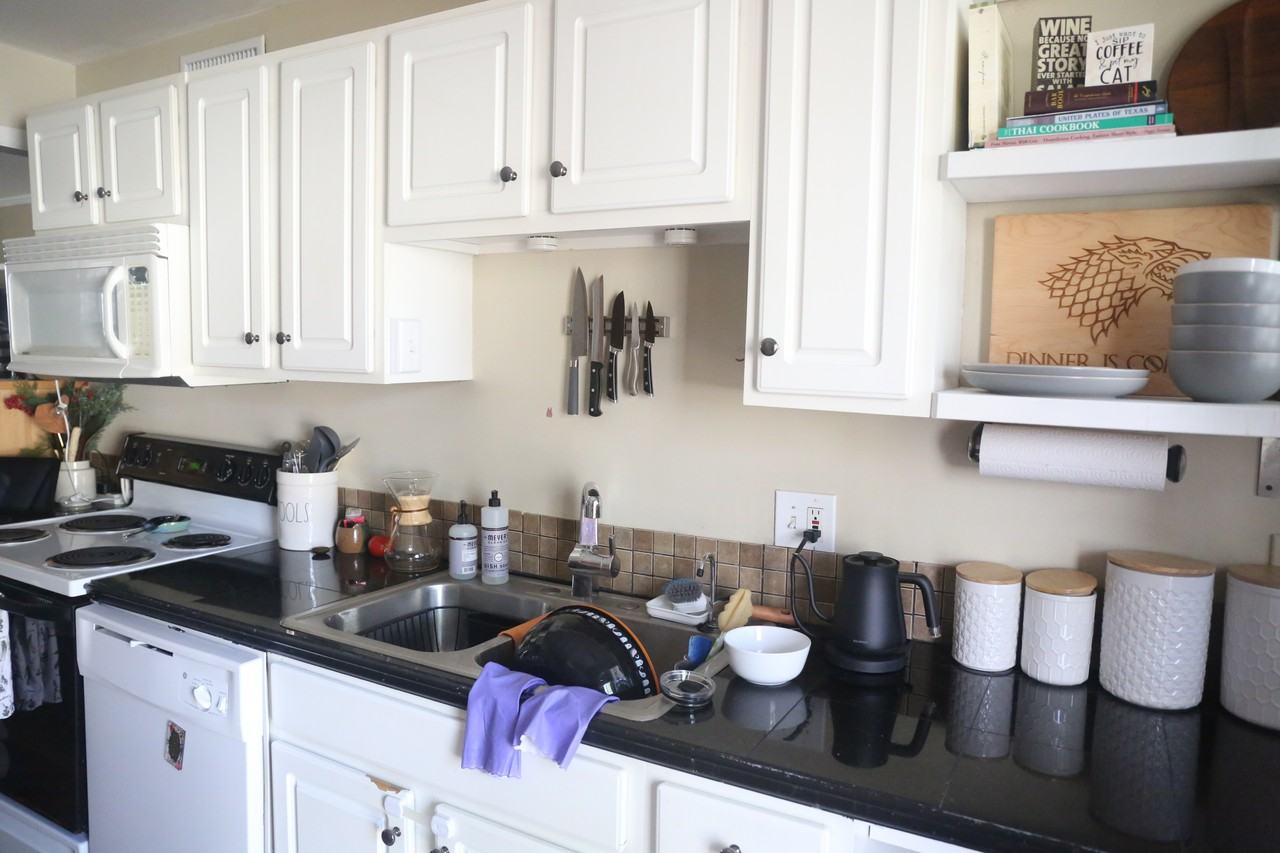 410 Candler Park Dr Ne #D6 - Photo 3 of 13