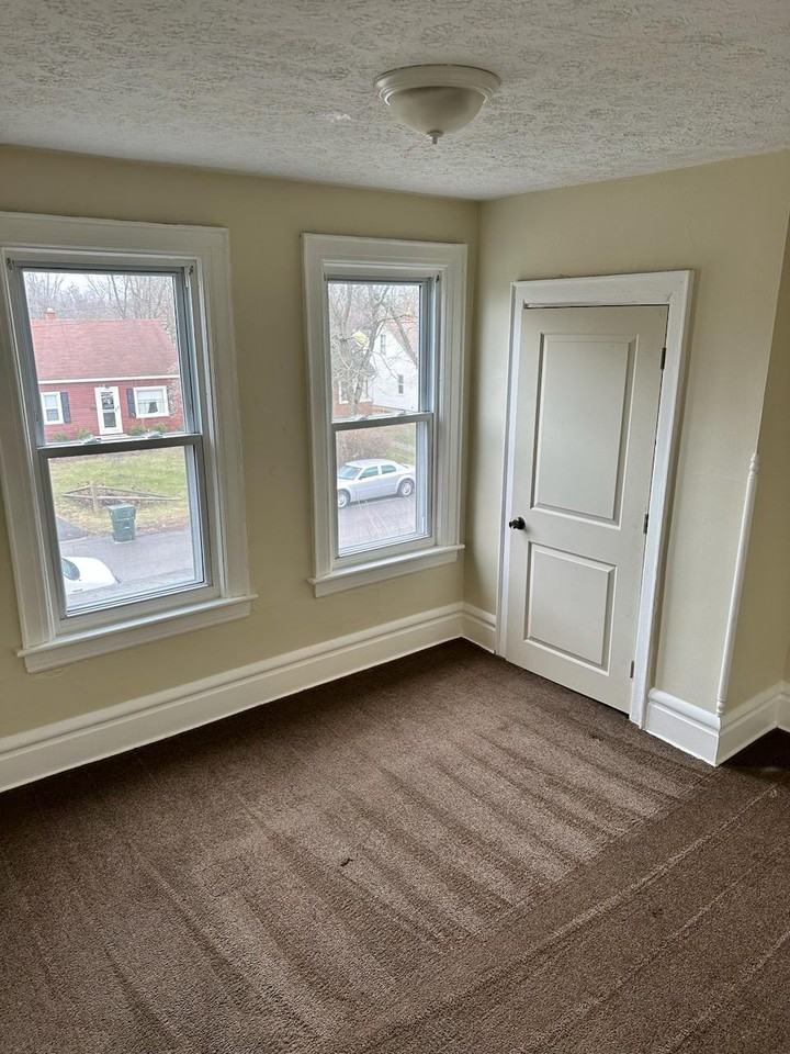 821 Elizabeth Ave #1 - Photo 4 of 20