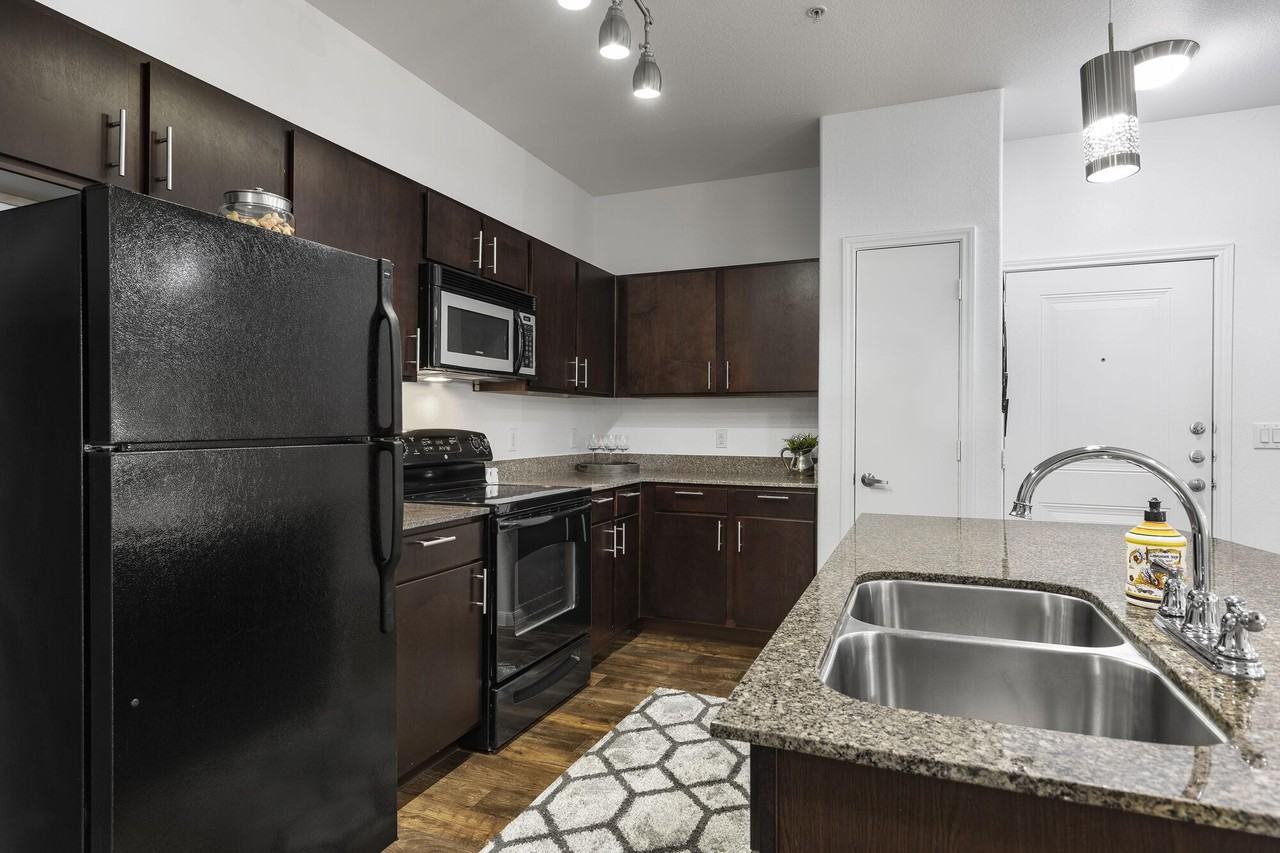 The Oaks at Techridge - Photo 6 of 33