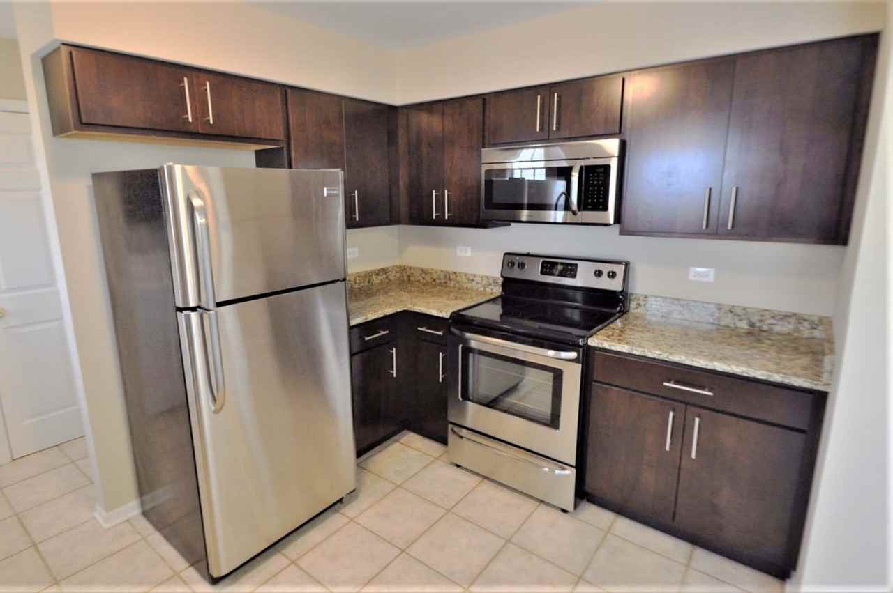 231 Tanglewood Dr - Photo 3 of 10