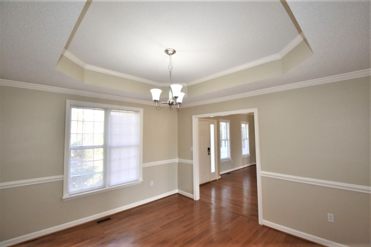 1093 Loop Rd - Photo 3 of 17