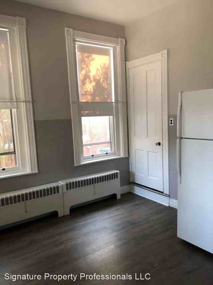 663 West Chestnut Street - Photo 2 of 13