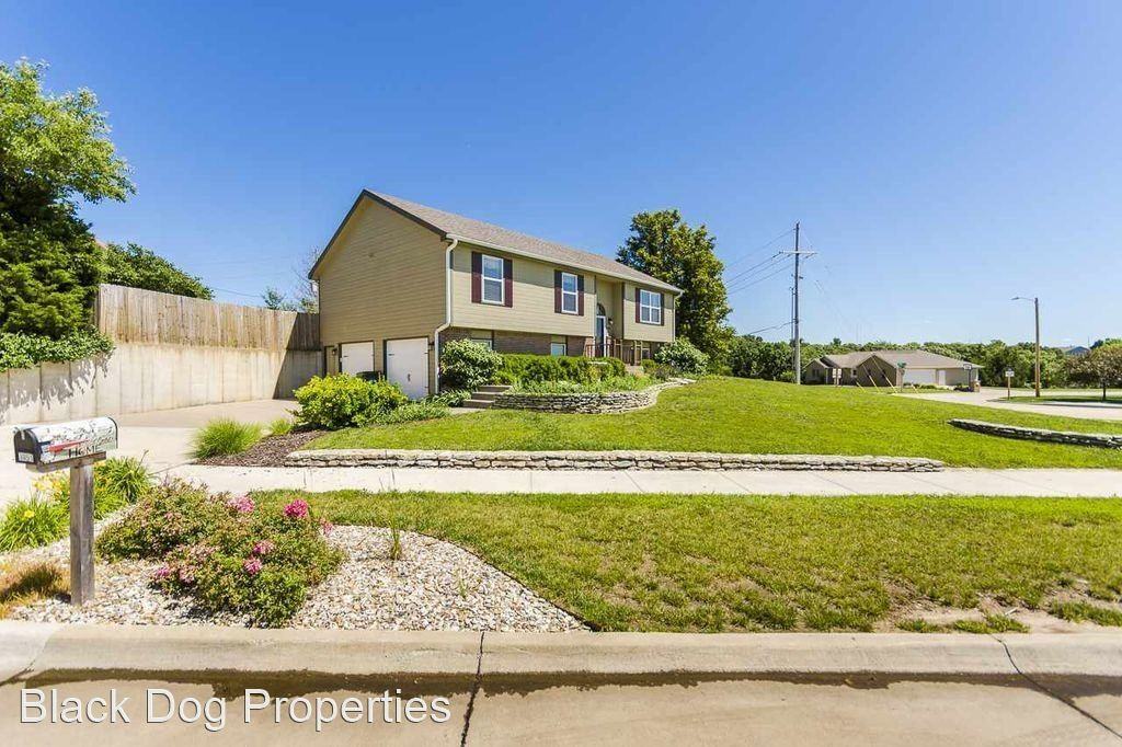 3051 3051 Geneva Drive - Photo 2 of 21