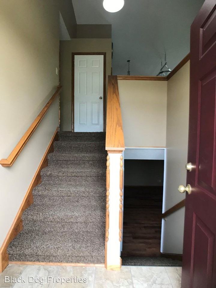 3051 3051 Geneva Drive - Photo 3 of 21