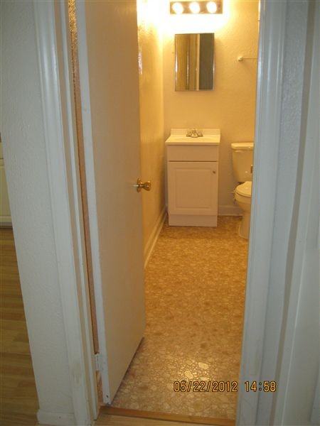 Lincoln Manor - Photo 3 of 7