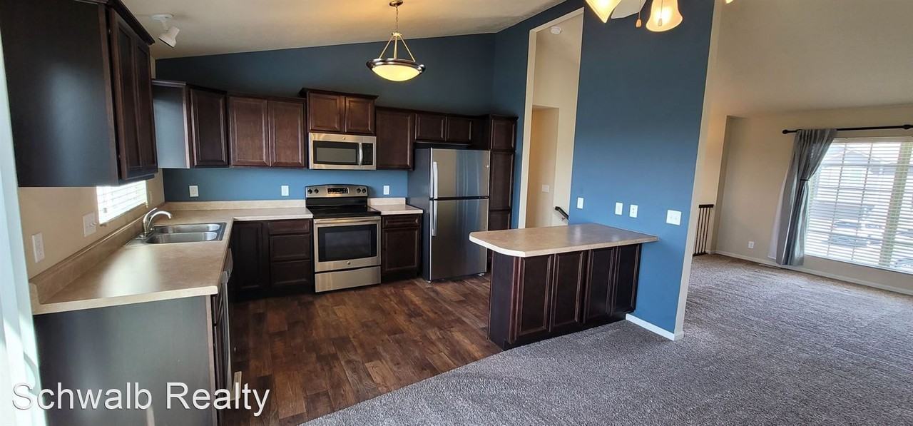 C/O Schwalb Realty 5101 Grover Street - Photo 3 of 16