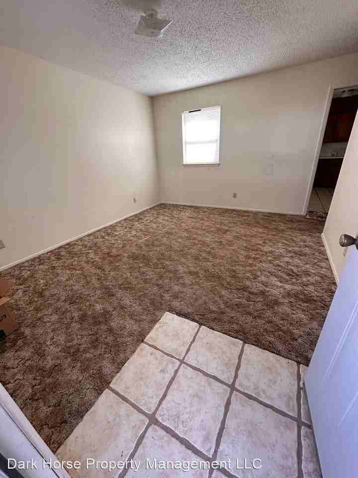 401 Mesa View - Photo 3 of 21