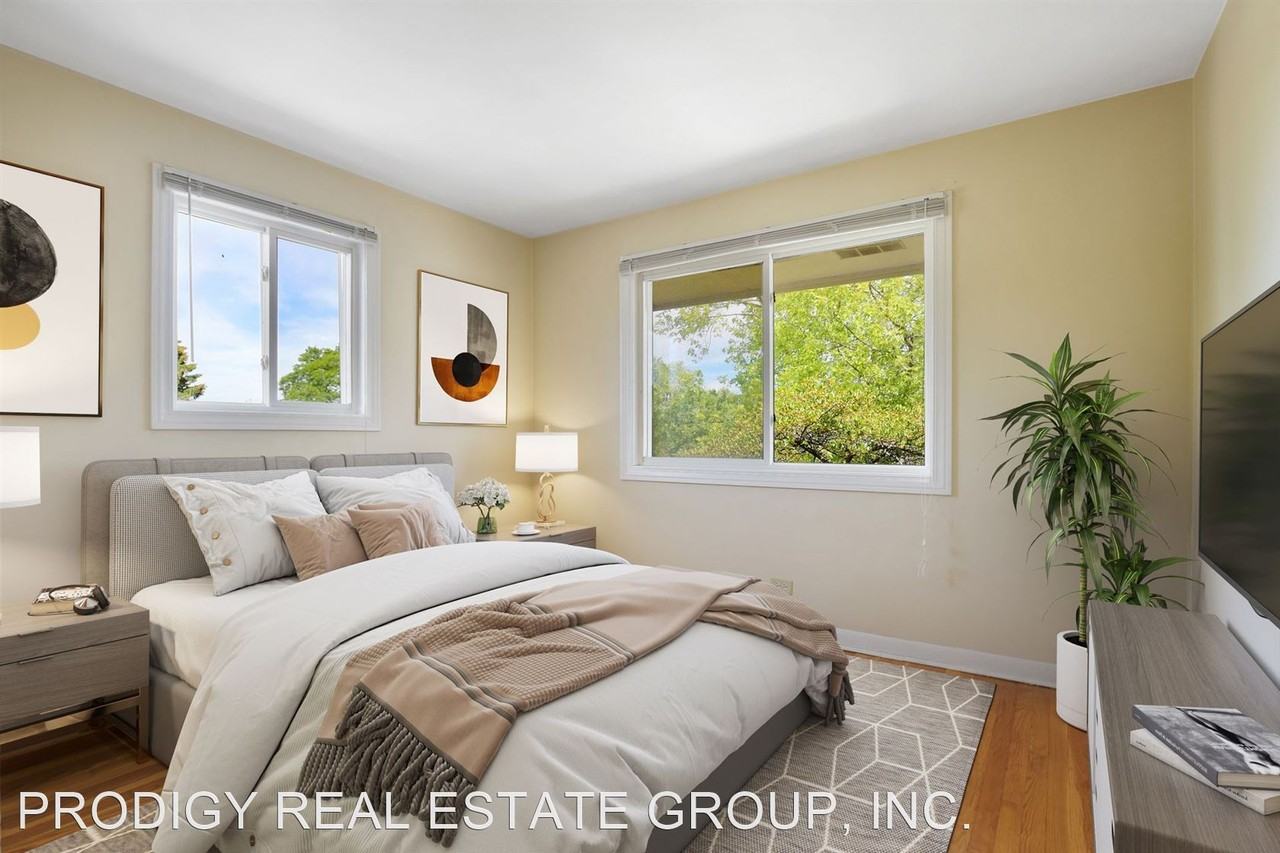 Old Orchard Apartments - Photo 3 of 13