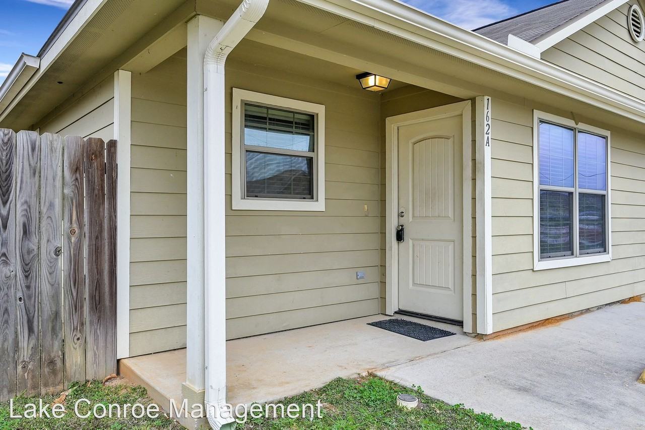 Three Bedroom Two Bath Duplex in Willis Apartments 166 S Bend Ct