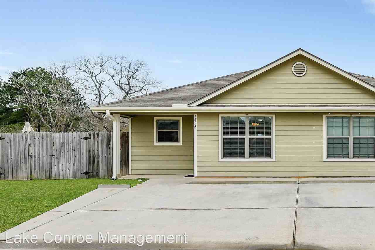 Three Bedroom - Two Bath Duplex in Willis - Photo 2 of 35