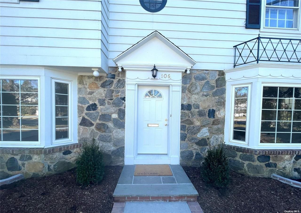 106 Trumbull Rd - Photo 2 of 25