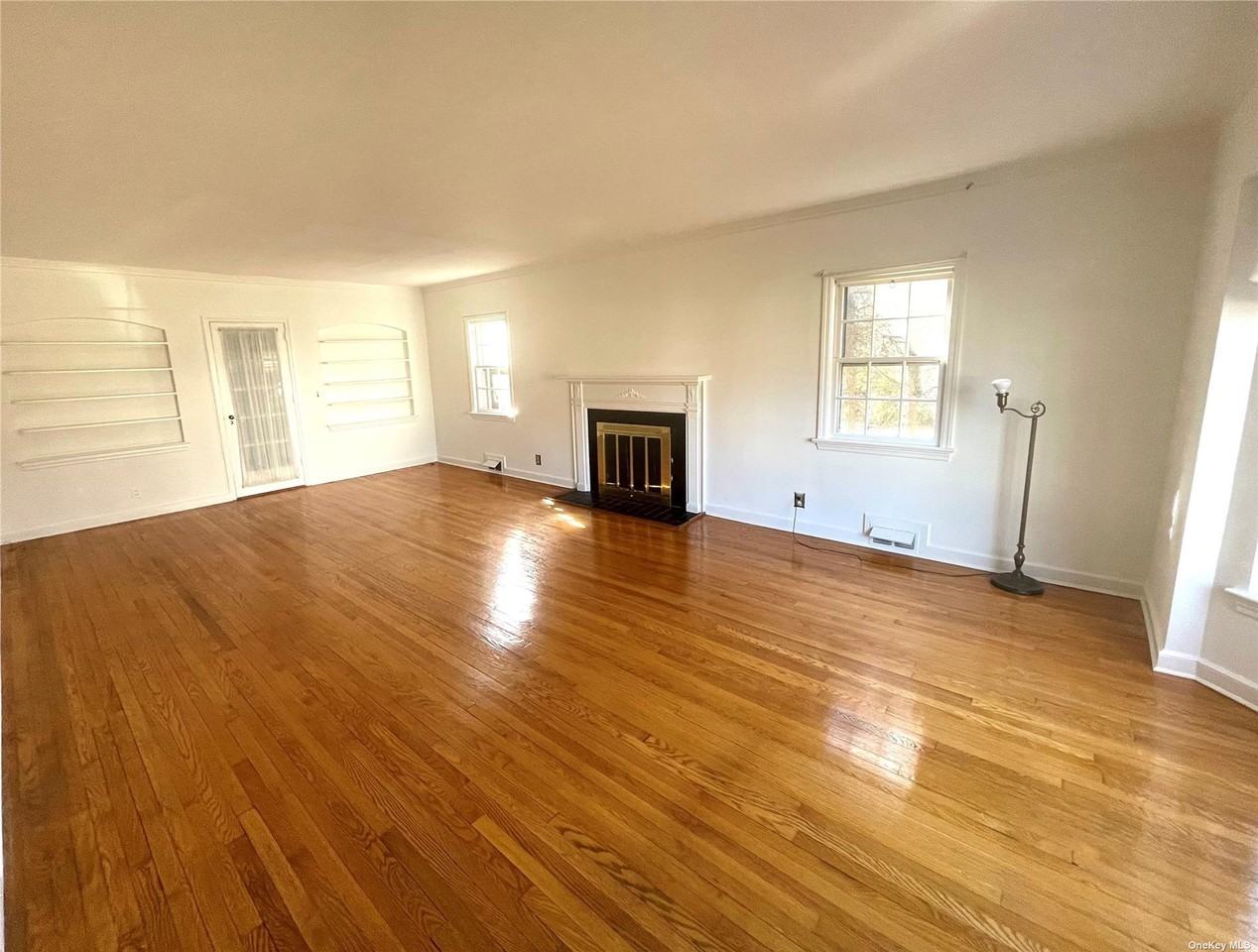 106 Trumbull Rd - Photo 3 of 25