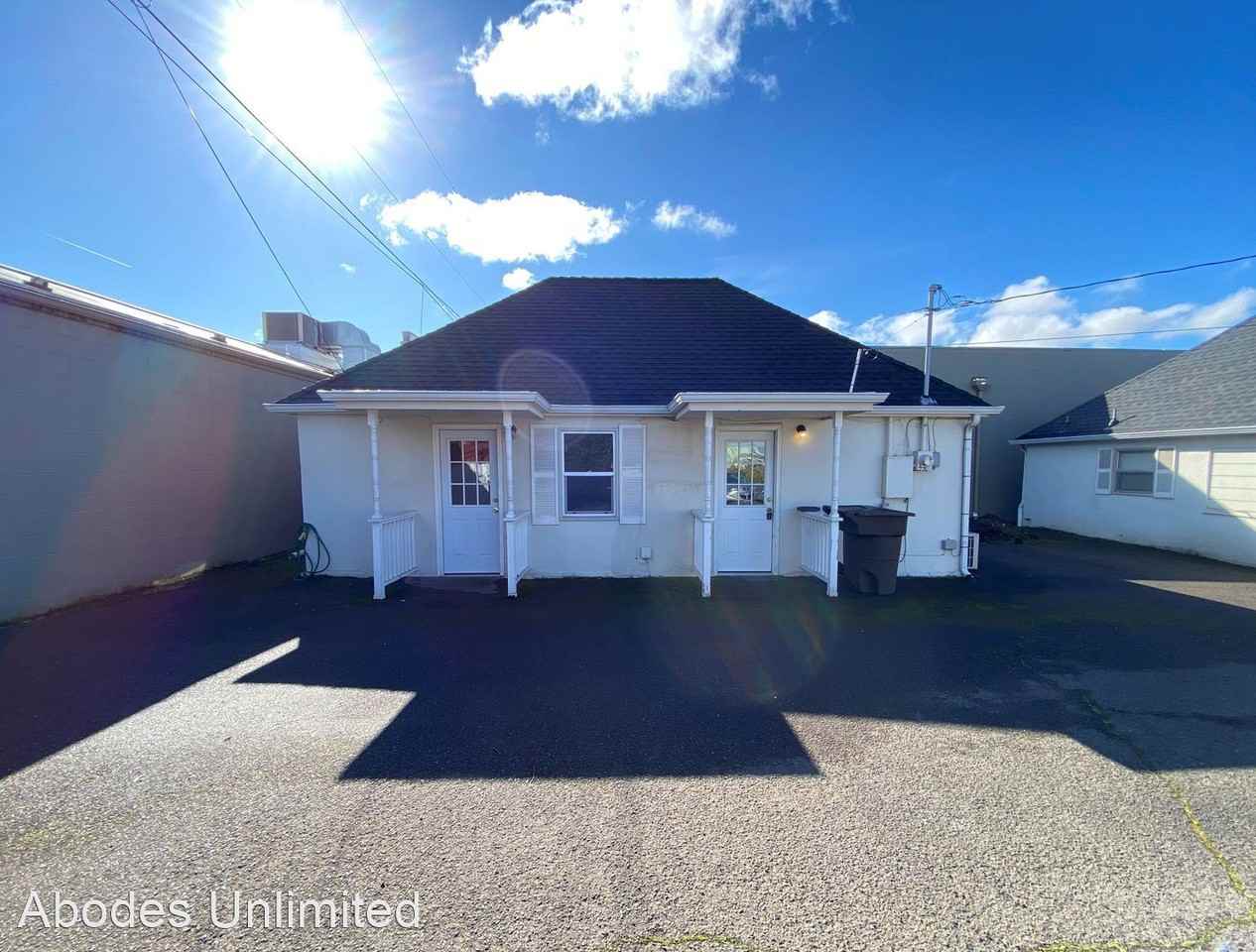 547, 557 & 559 W Shenandoah St Apartments in Roseburg, OR 97471 Zumper