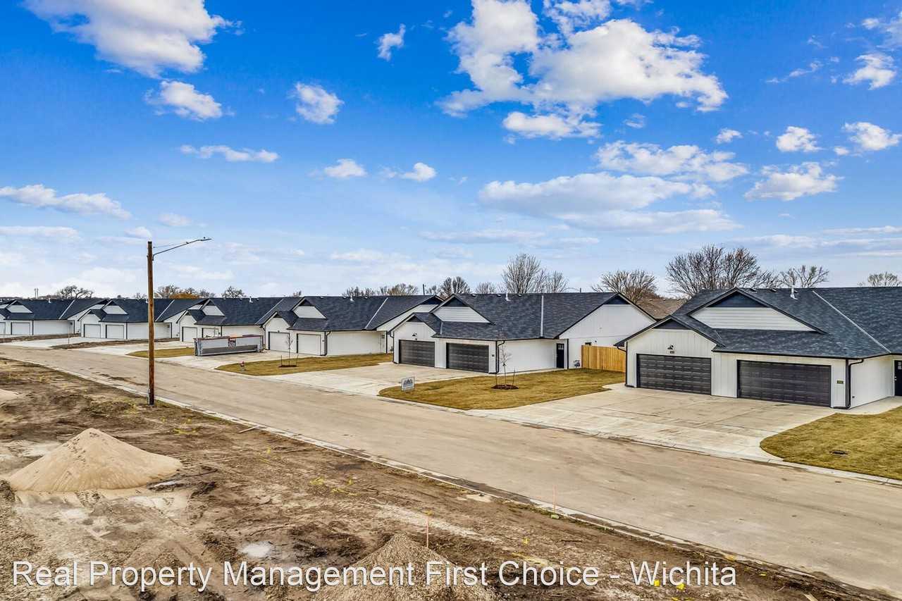 3508 W 45th St S - Photo 3 of 28