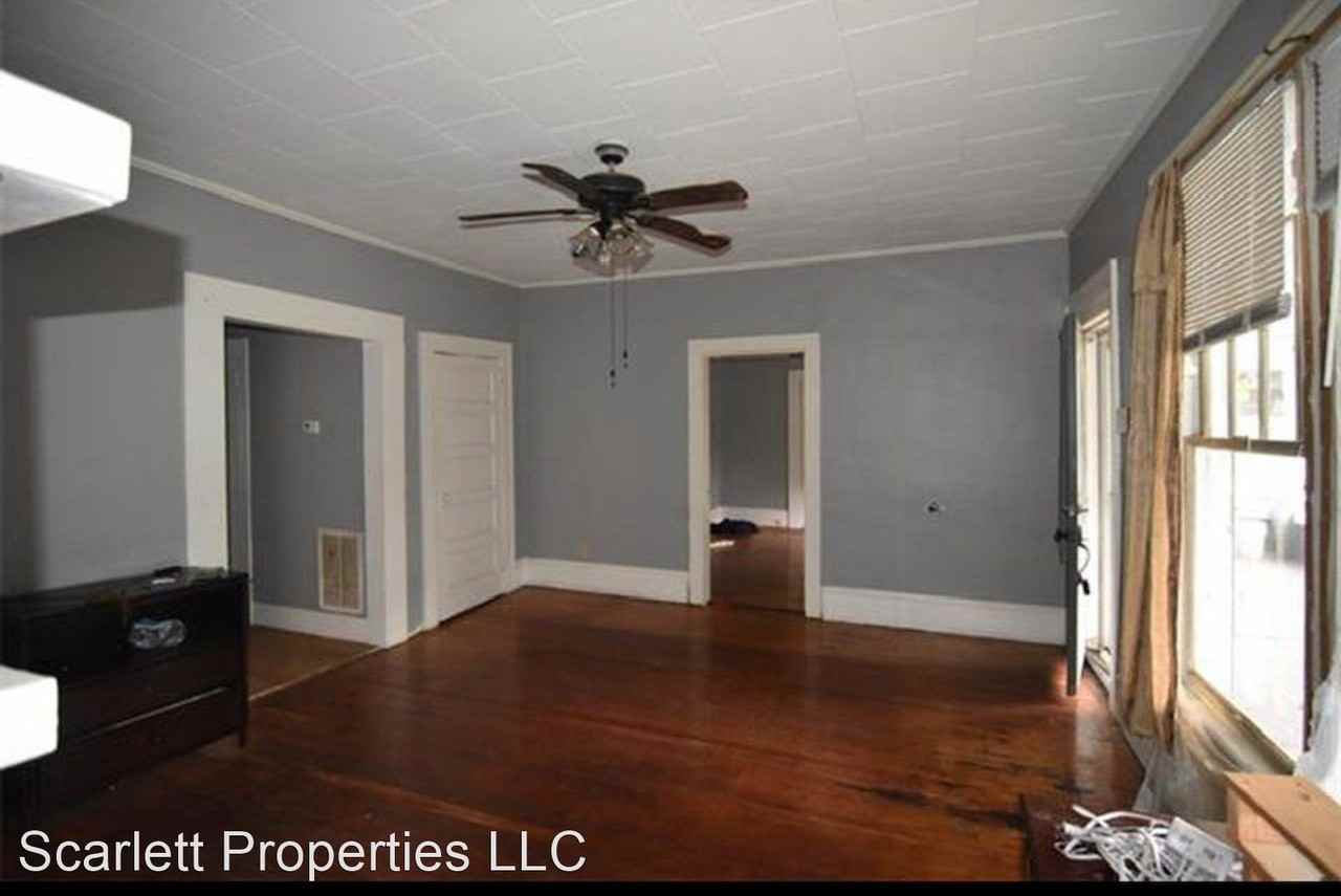 215 W D St - Photo 2 of 24