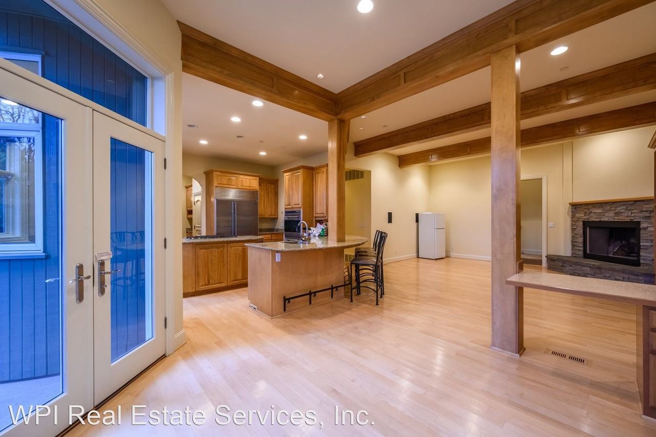 4419 Ferncroft Rd - Photo 3 of 47