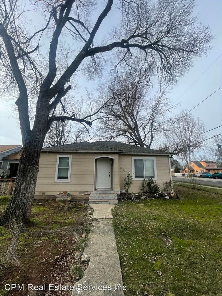 1405 Prune St & 502 Benson St. Apartments in Medford, OR 97501 Zumper