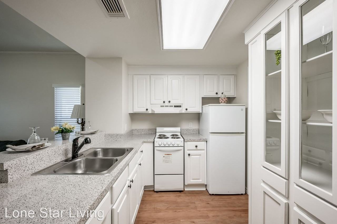 10680 Westbrae Pkwy - Photo 3 of 12