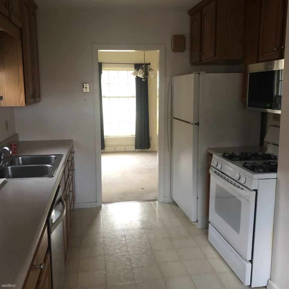 1719 Bridge St Nw - Photo 2 of 16