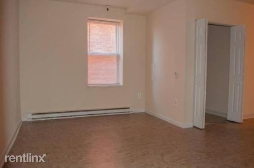 546 Elm St - Photo 2 of 3