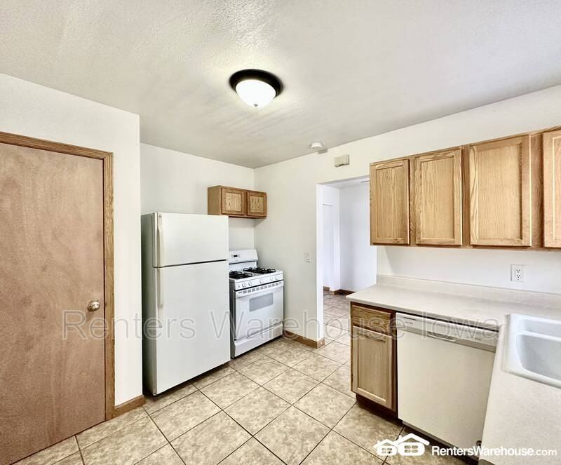 4219 Clinton Ave - Photo 2 of 17