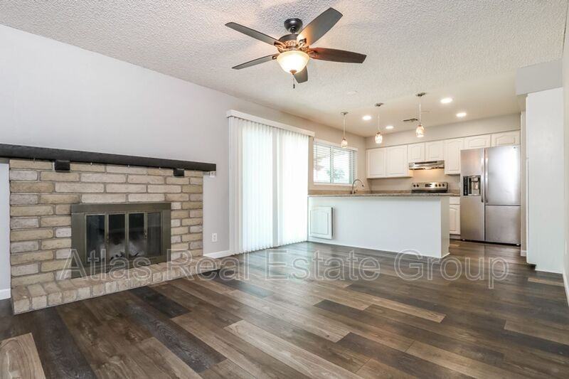1323 W Rosemonte Dr - Photo 3 of 22