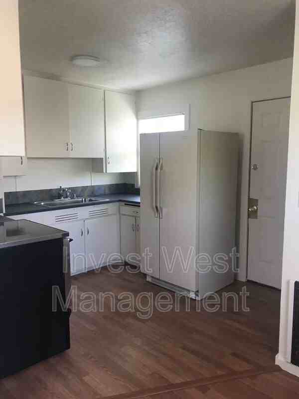 227 Cypress St - Photo 2 of 9