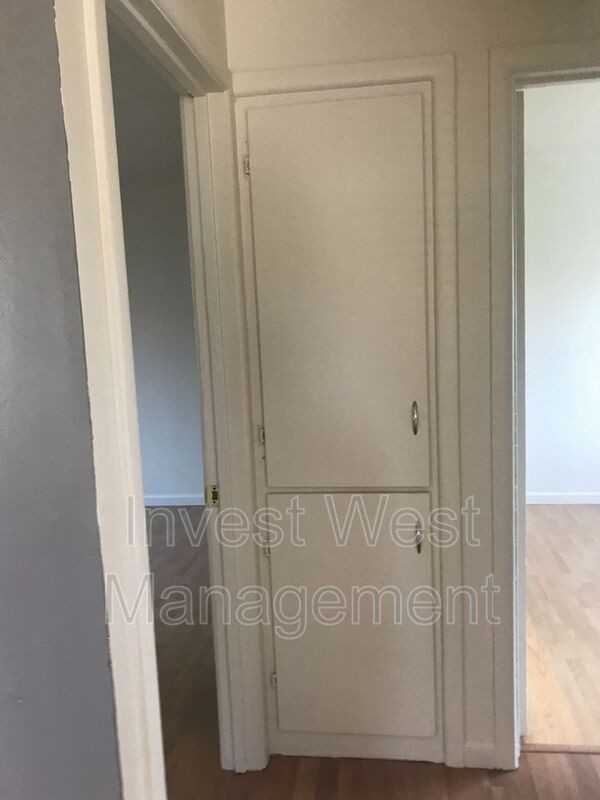 227 Cypress St - Photo 5 of 9