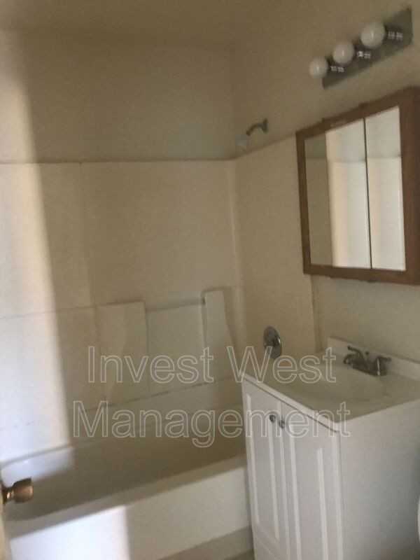 227 Cypress St - Photo 6 of 9