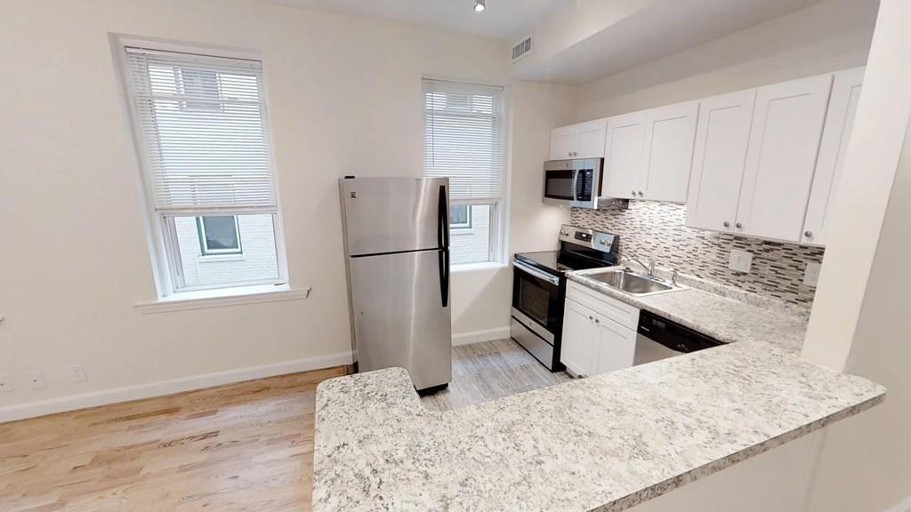 1419 Commonwealth Ave #202 - Photo 4 of 18