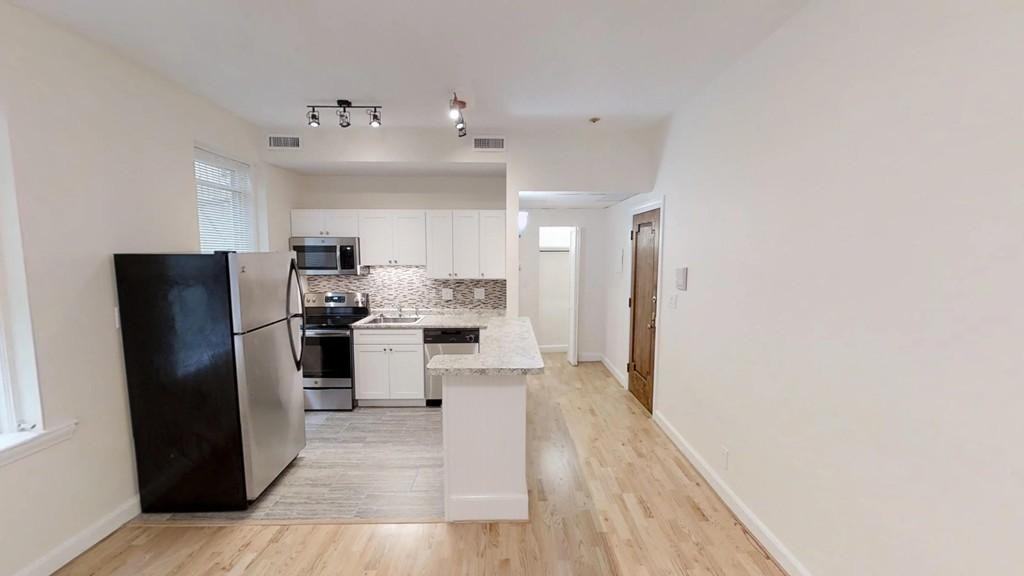 1419 Commonwealth Ave #202 - Photo 7 of 18