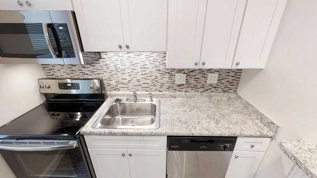 1419 Commonwealth Ave #202 - Photo 7 of 17