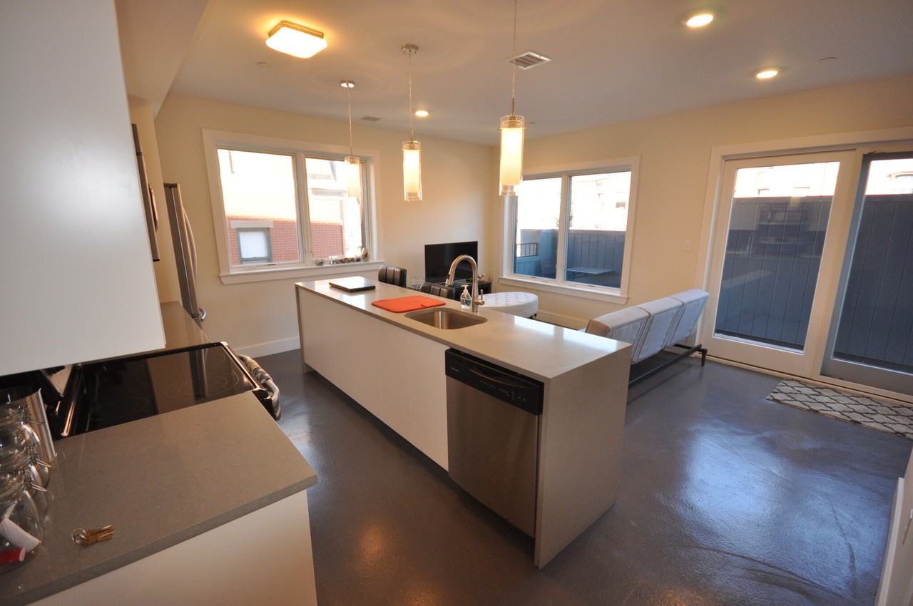 659 Massachusetts Ave #4 - Photo 4 of 33