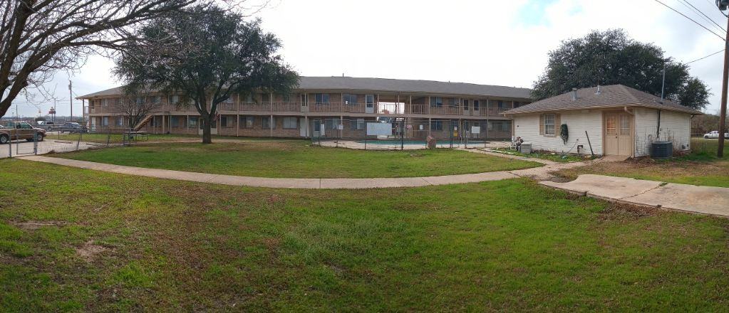 1415 E Elm St - Photo 2 of 13