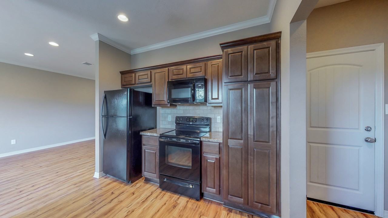 2700 Horse Haven Ln - Photo 5 of 47