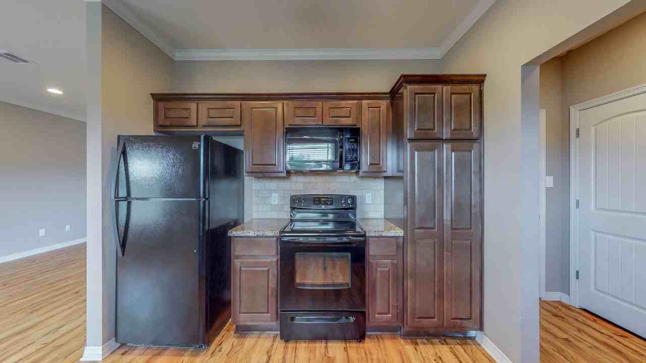 2700 Horse Haven Ln - Photo 7 of 47