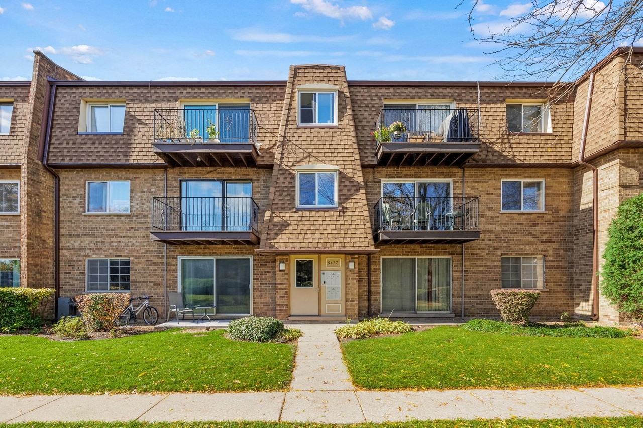 9477 Bay Colony Dr #1S