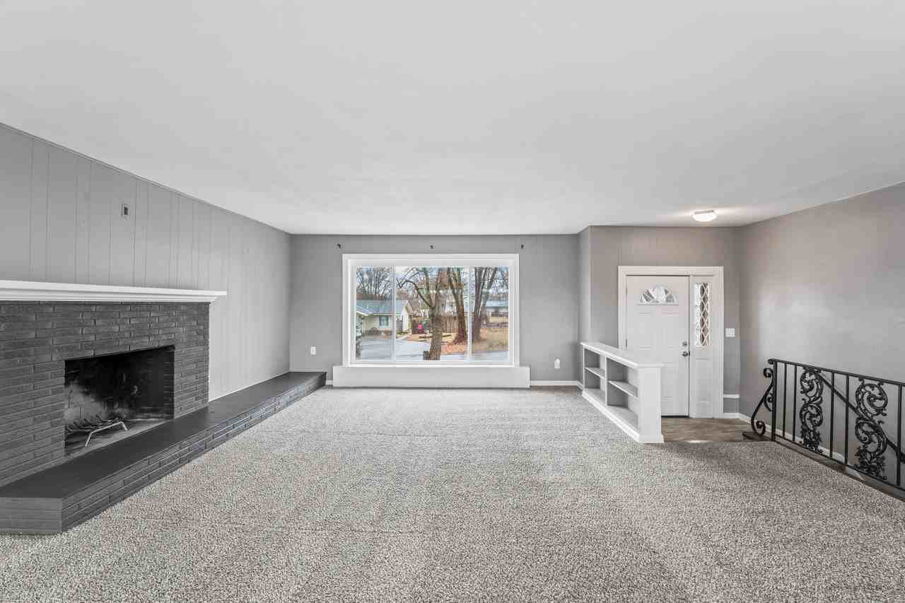 1707 Lee Ln - Photo 3 of 34