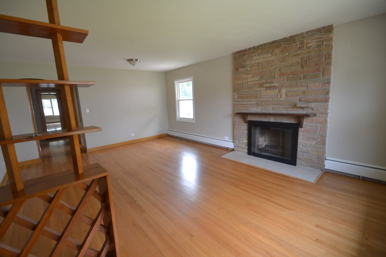 5049 N Odell Ave - Photo 3 of 9