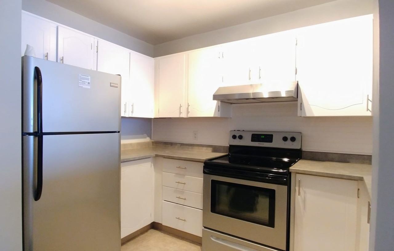 14908 26 St Nw - Photo 2 of 12