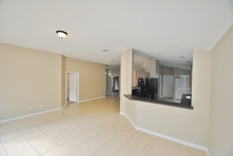 2800 Regency Oak Ln - Photo 3 of 9